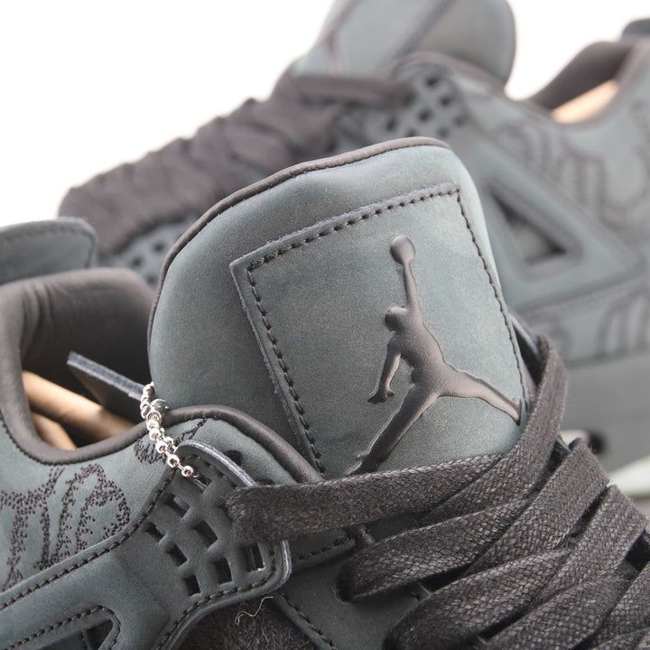 Air Jordan 4 X Kaws