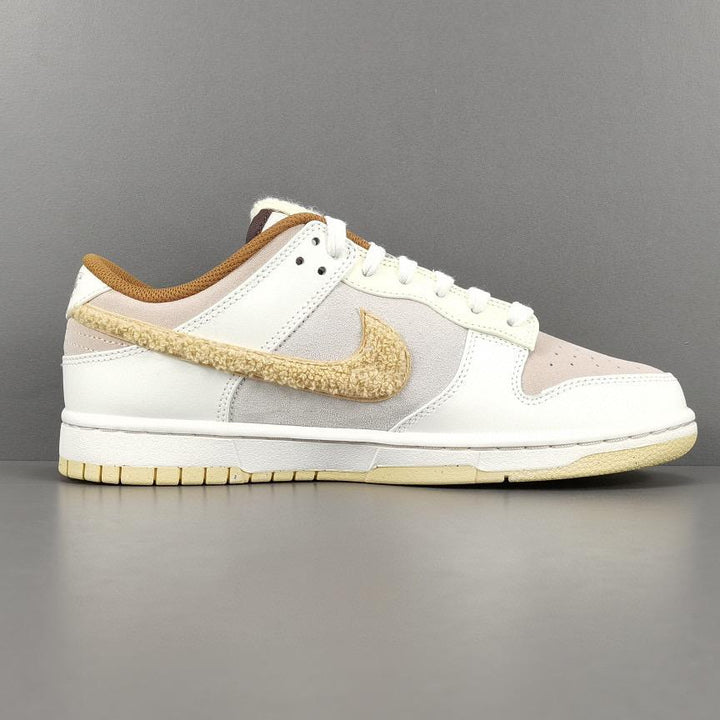 NIKE DUNK LOW Year of the Rabbit