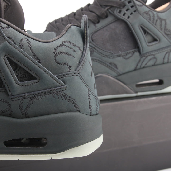 Air Jordan 4 X Kaws