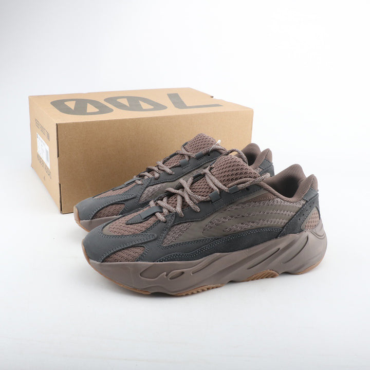 Adidas Yeezy 700