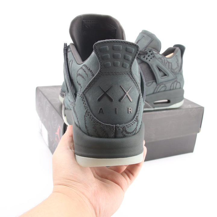 Air Jordan 4 X Kaws