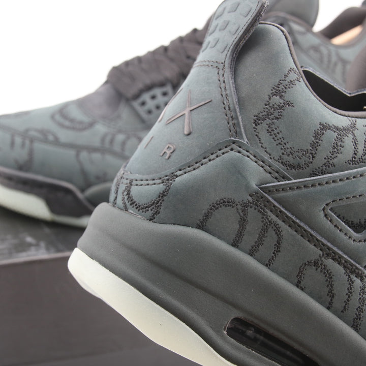 Air Jordan 4 X Kaws