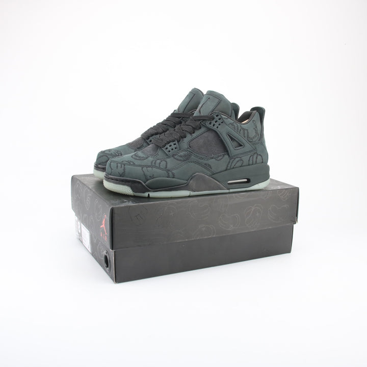 Air Jordan 4 X Kaws