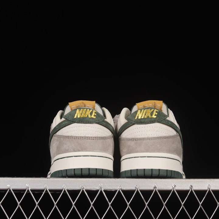 Nike SB Dunk Low