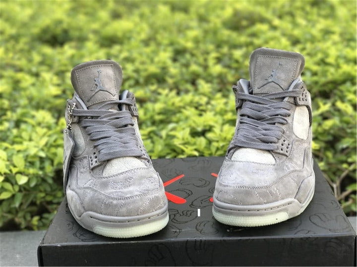 KAWS x Air Jordan 4 “Cool Grey”