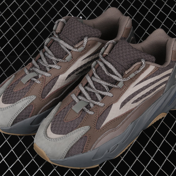 Adidas Yeezy Boost 700